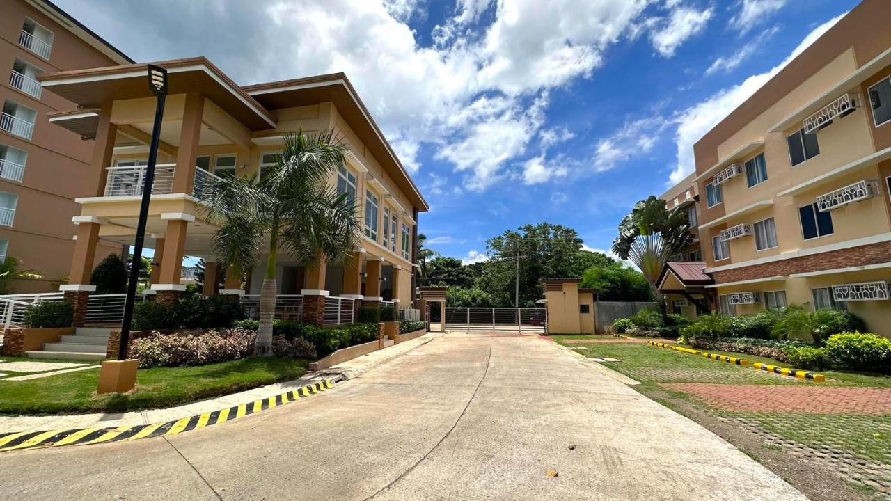 2 Bedroom And Studio Apartments With Private Pool And Gym In Vista Manors Verdant Puerto Princesa Luaran gambar