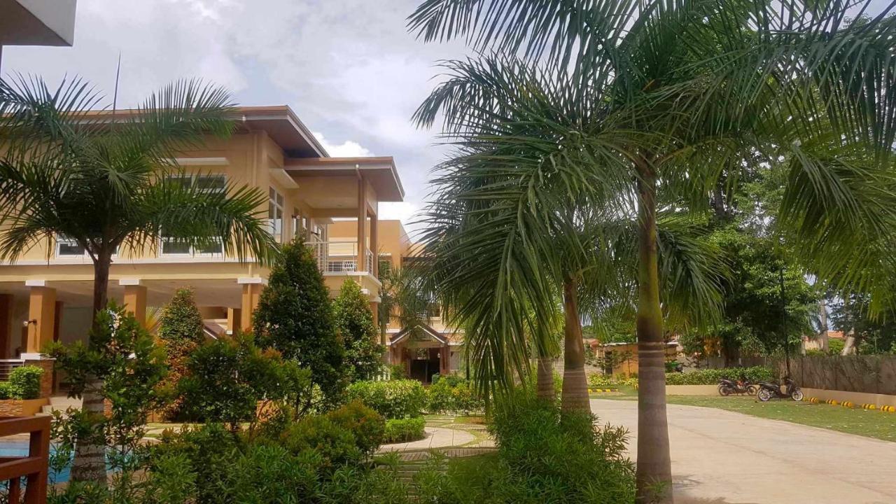 2 Bedroom And Studio Apartments With Private Pool And Gym In Vista Manors Verdant Puerto Princesa Luaran gambar