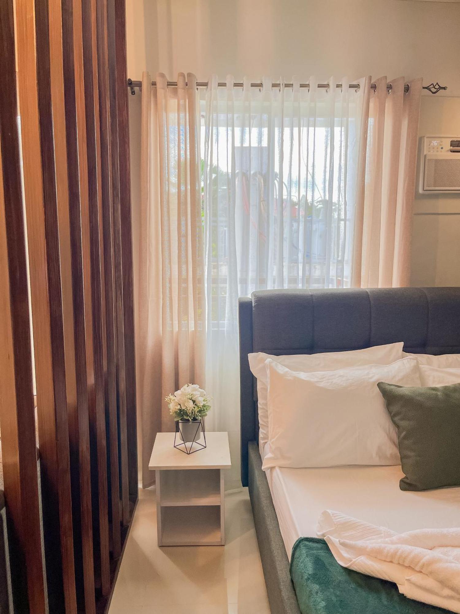 2 Bedroom And Studio Apartments With Private Pool And Gym In Vista Manors Verdant Puerto Princesa Luaran gambar