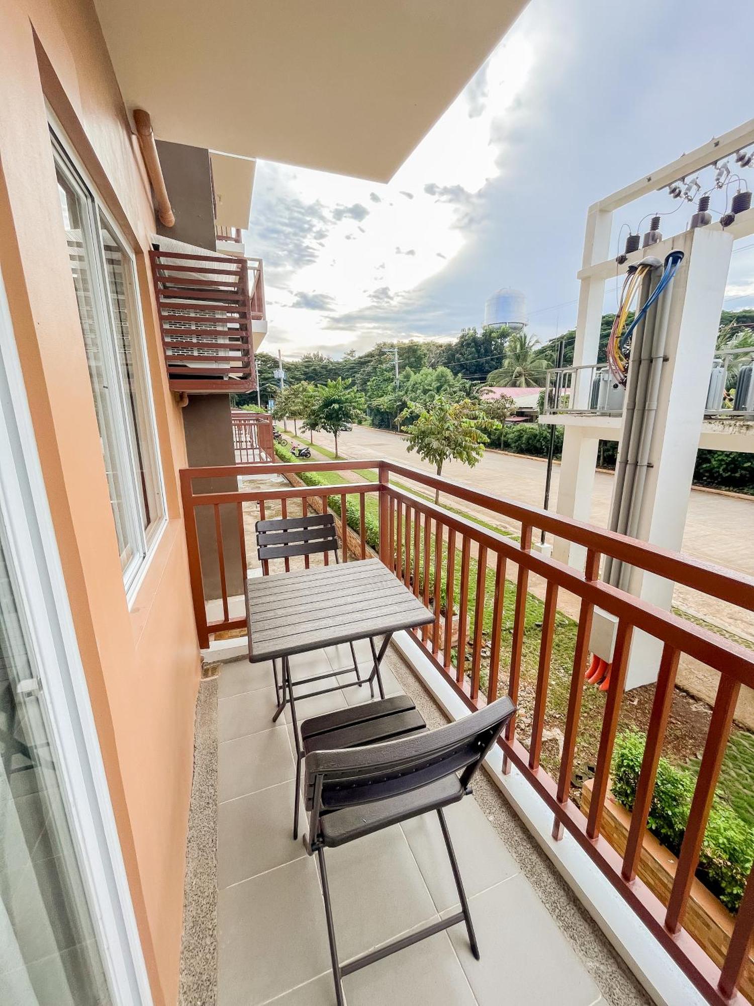 2 Bedroom And Studio Apartments With Private Pool And Gym In Vista Manors Verdant Puerto Princesa Luaran gambar