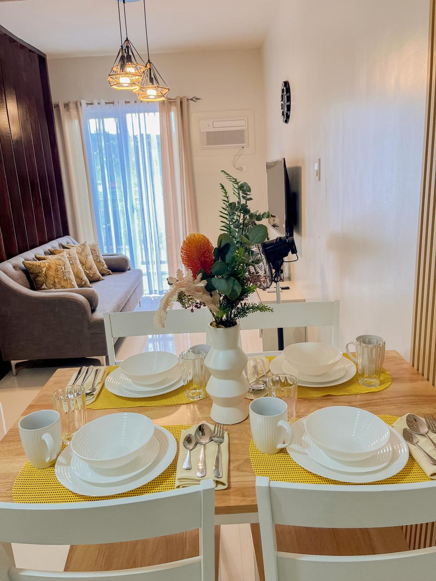 2 Bedroom And Studio Apartments With Private Pool And Gym In Vista Manors Verdant Puerto Princesa Luaran gambar