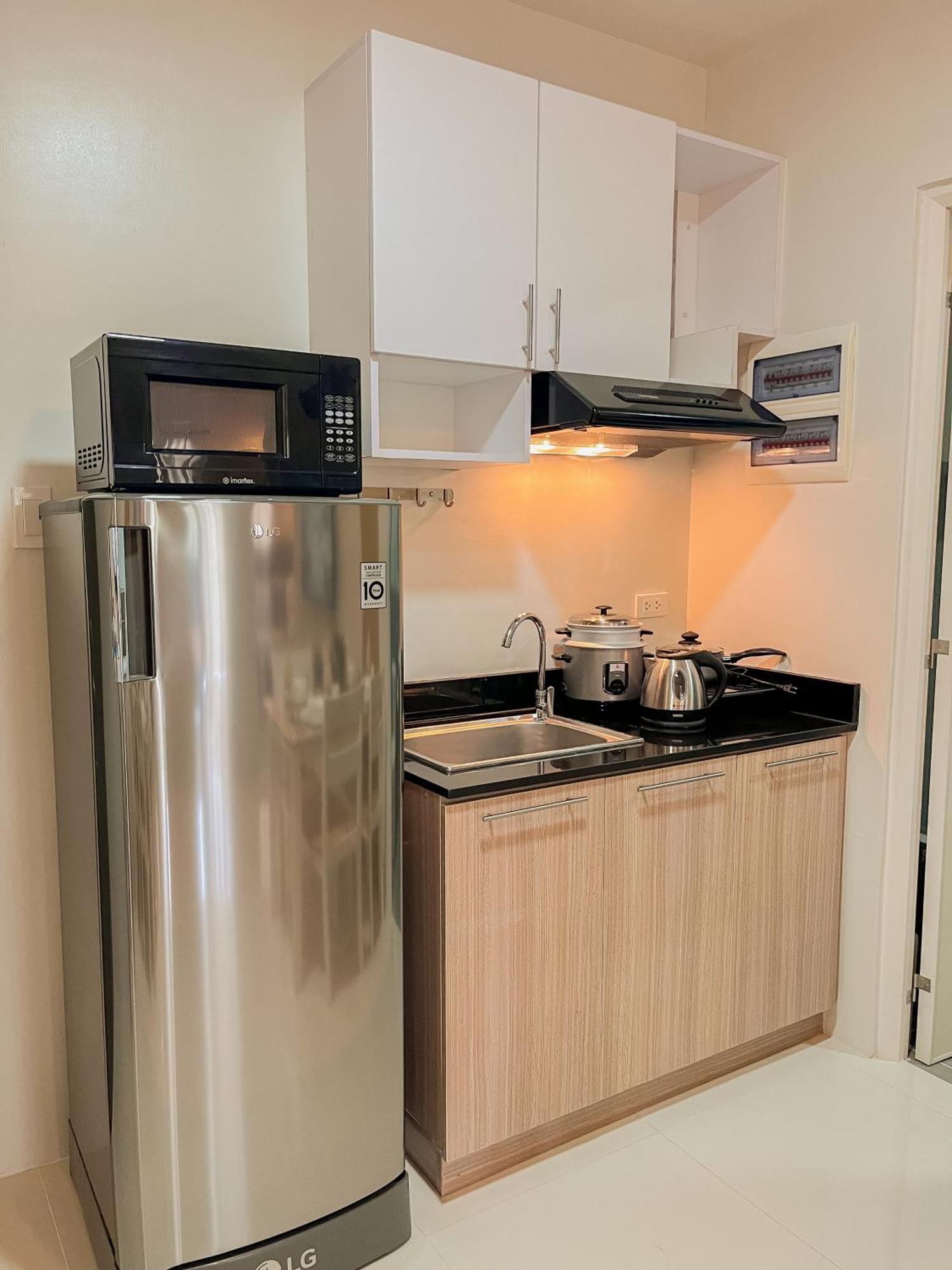 2 Bedroom And Studio Apartments With Private Pool And Gym In Vista Manors Verdant Puerto Princesa Luaran gambar