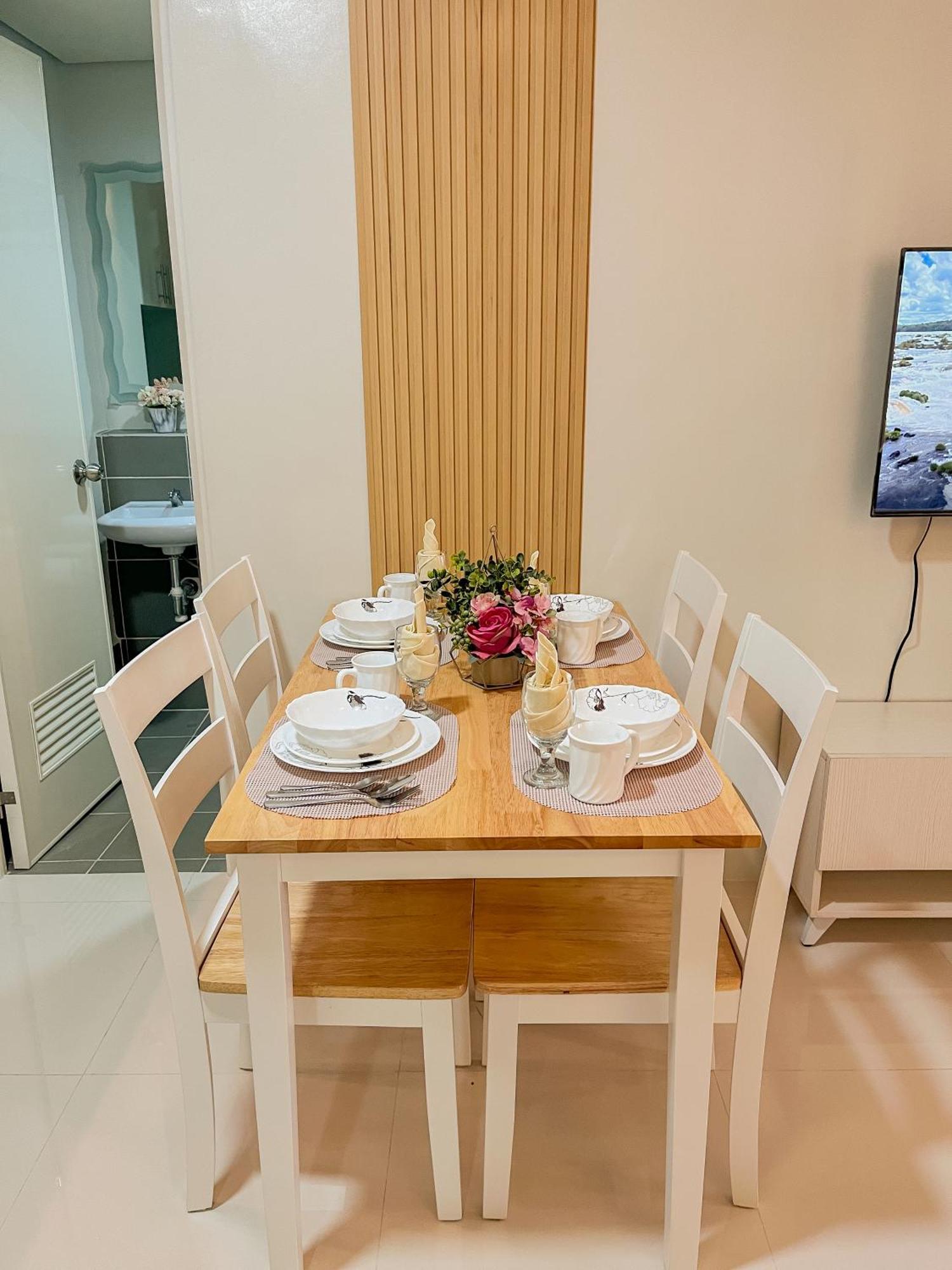2 Bedroom And Studio Apartments With Private Pool And Gym In Vista Manors Verdant Puerto Princesa Luaran gambar