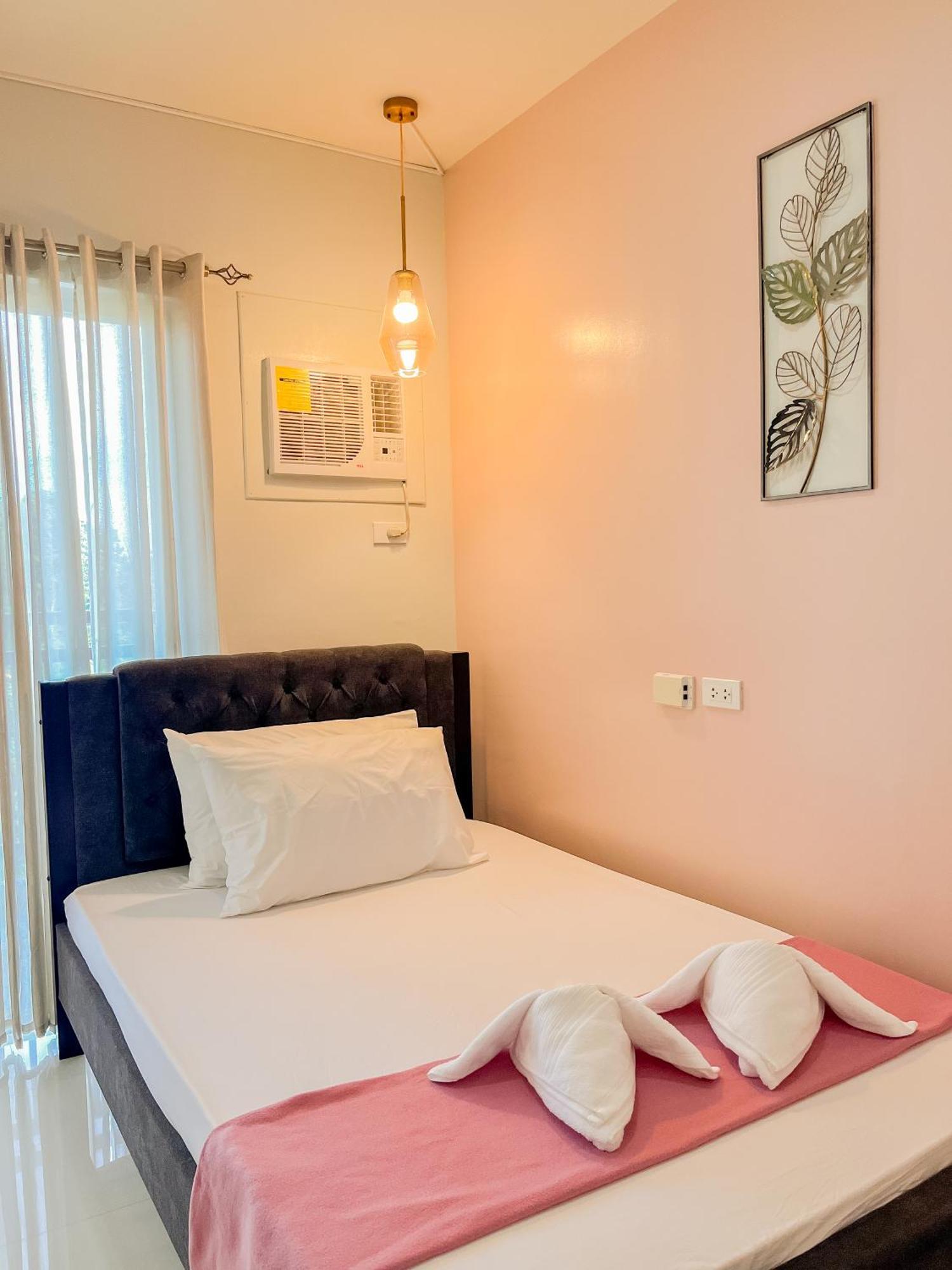 2 Bedroom And Studio Apartments With Private Pool And Gym In Vista Manors Verdant Puerto Princesa Luaran gambar
