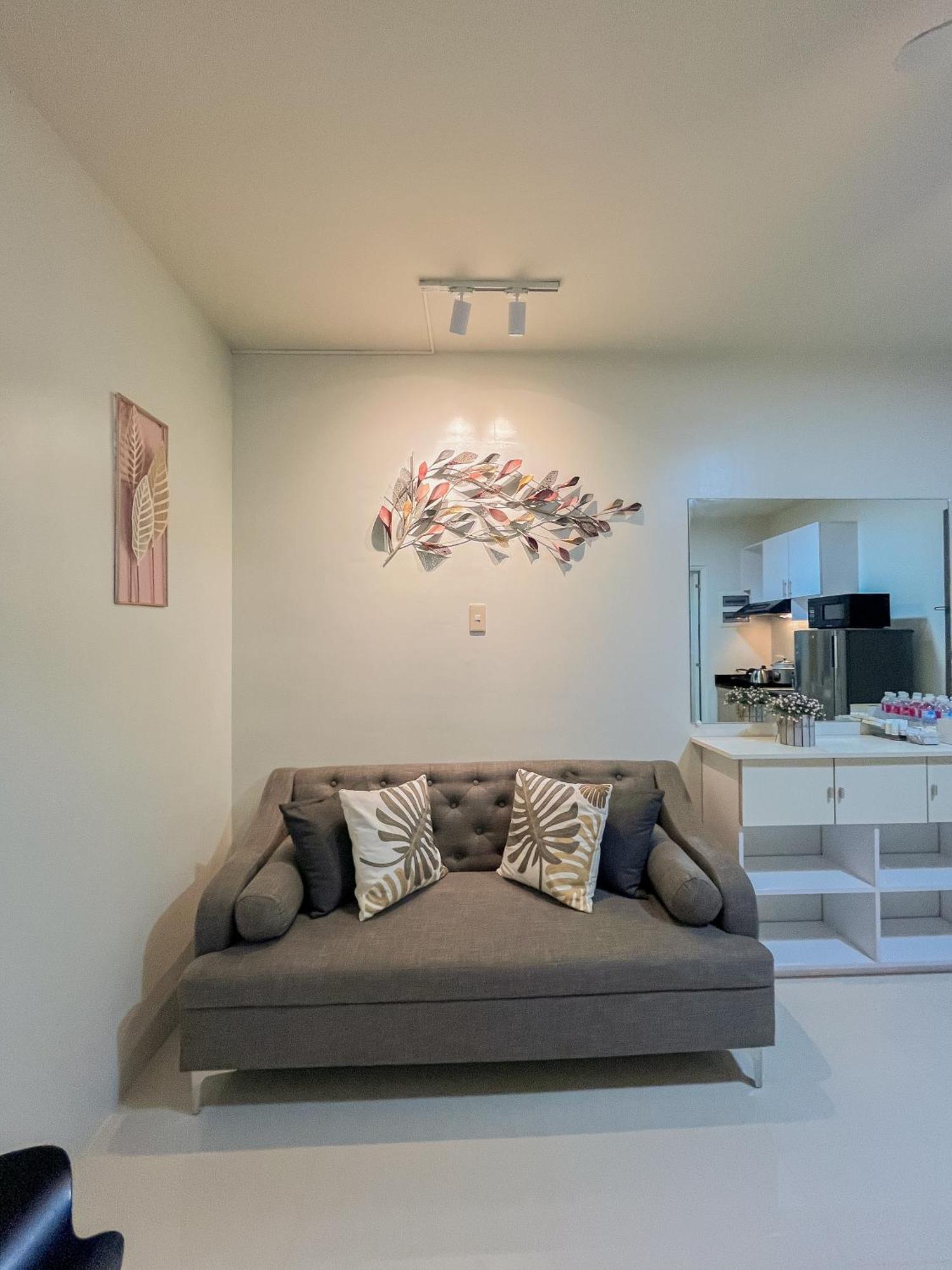 2 Bedroom And Studio Apartments With Private Pool And Gym In Vista Manors Verdant Puerto Princesa Luaran gambar
