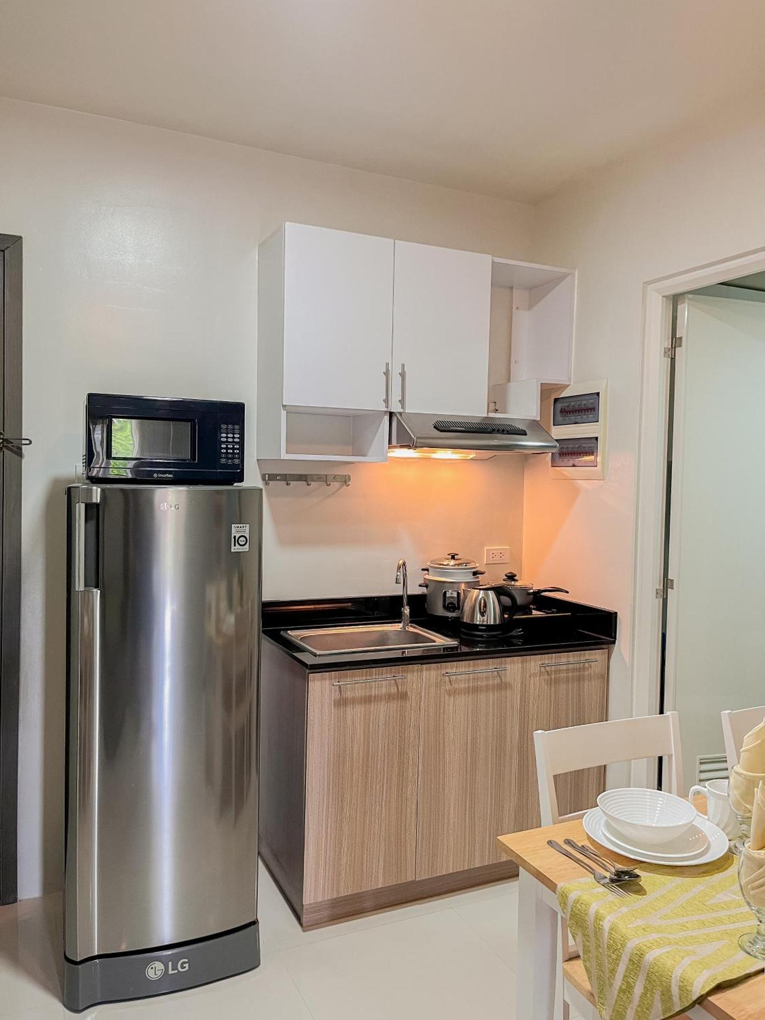 2 Bedroom And Studio Apartments With Private Pool And Gym In Vista Manors Verdant Puerto Princesa Luaran gambar