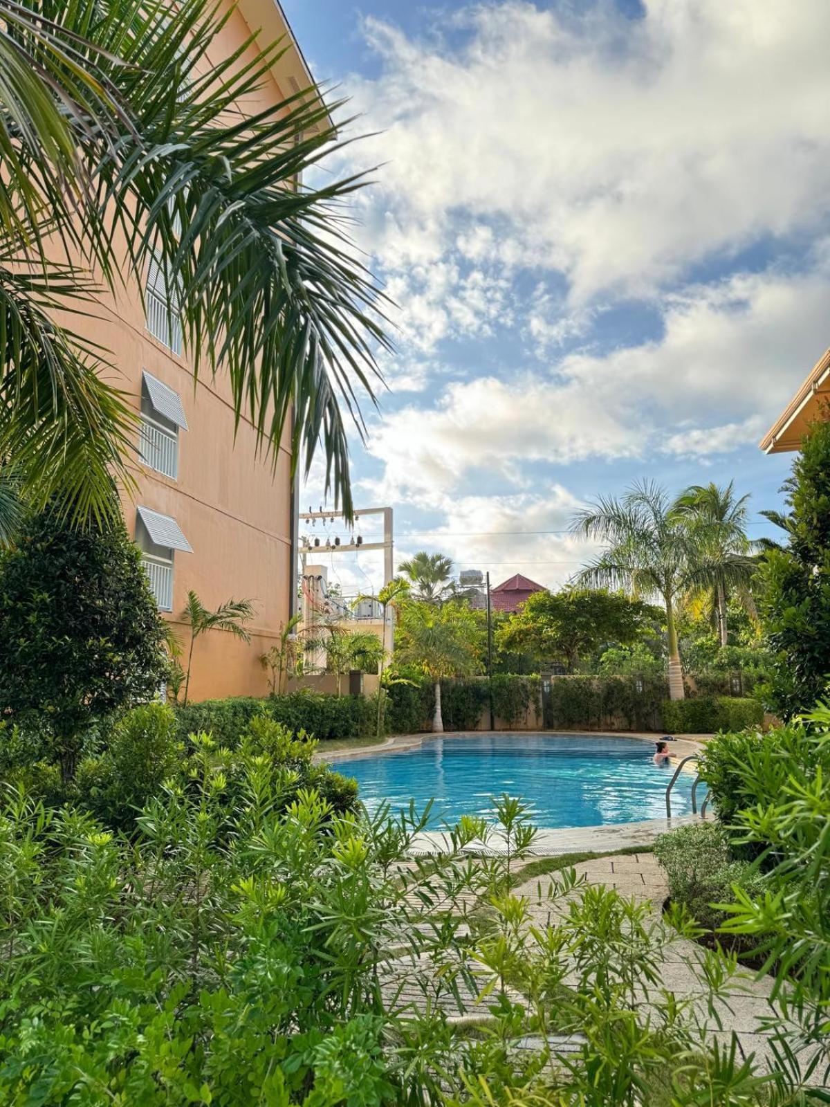 2 Bedroom And Studio Apartments With Private Pool And Gym In Vista Manors Verdant Puerto Princesa Luaran gambar