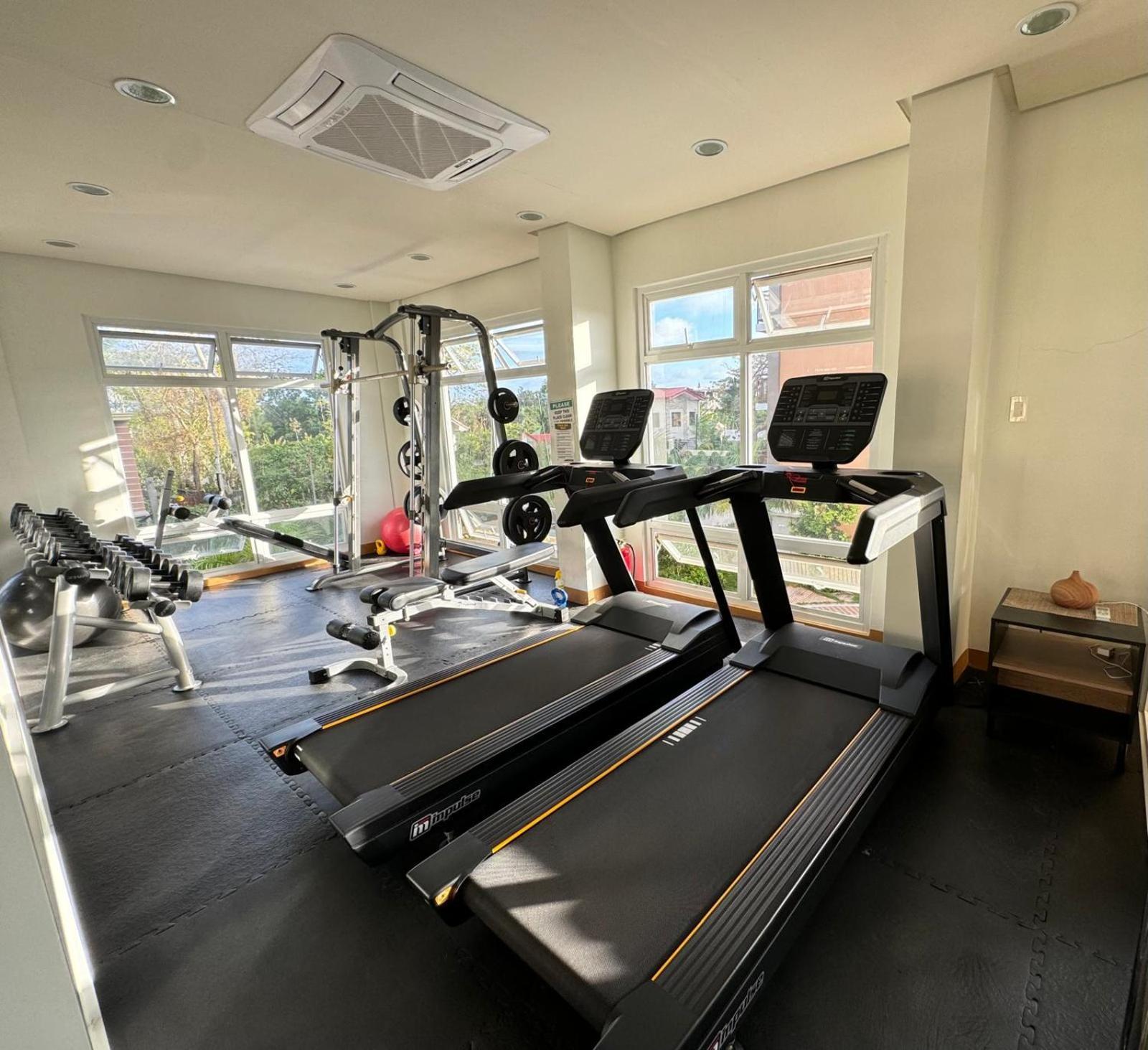 2 Bedroom And Studio Apartments With Private Pool And Gym In Vista Manors Verdant Puerto Princesa Luaran gambar