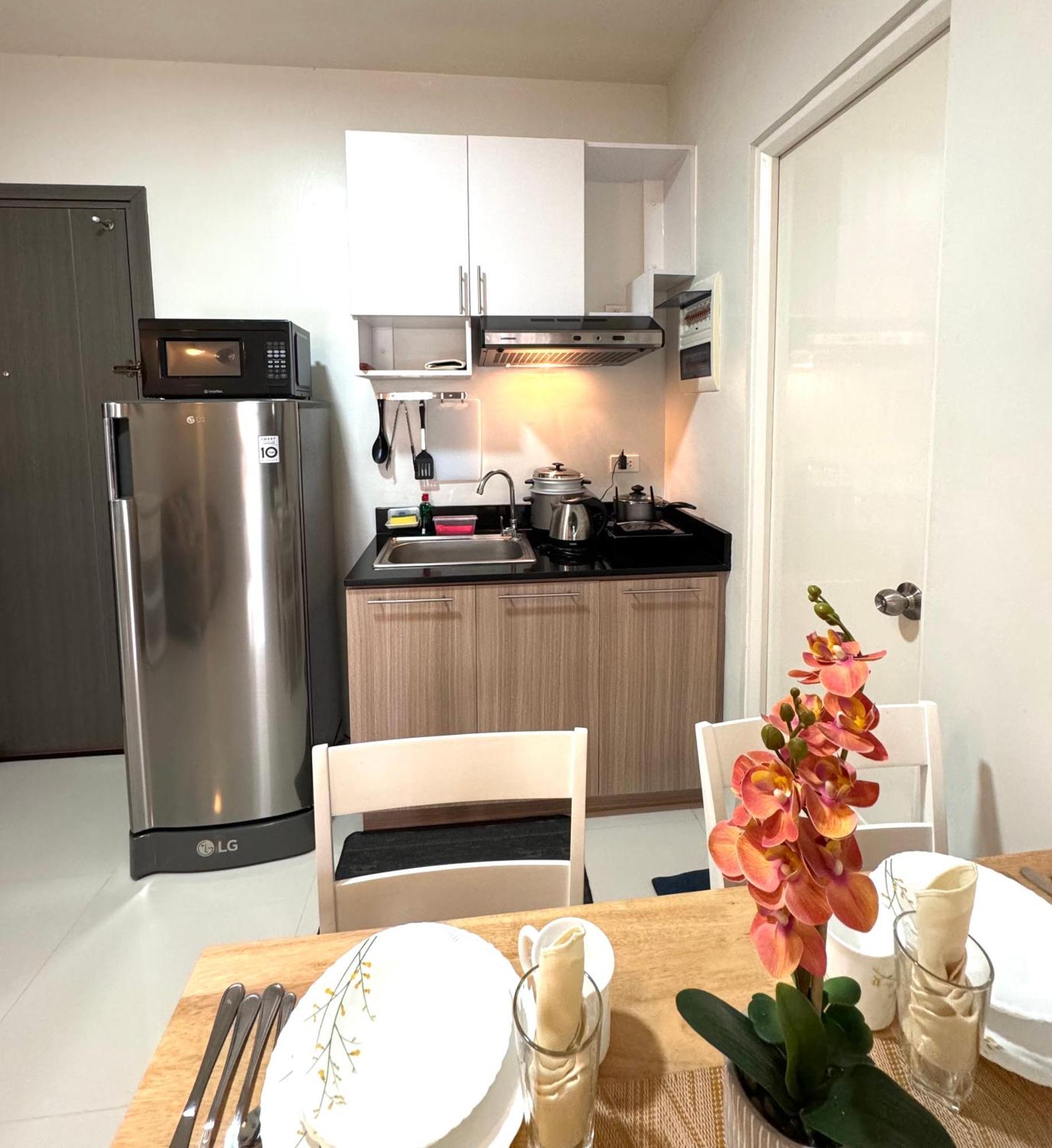 2 Bedroom And Studio Apartments With Private Pool And Gym In Vista Manors Verdant Puerto Princesa Luaran gambar