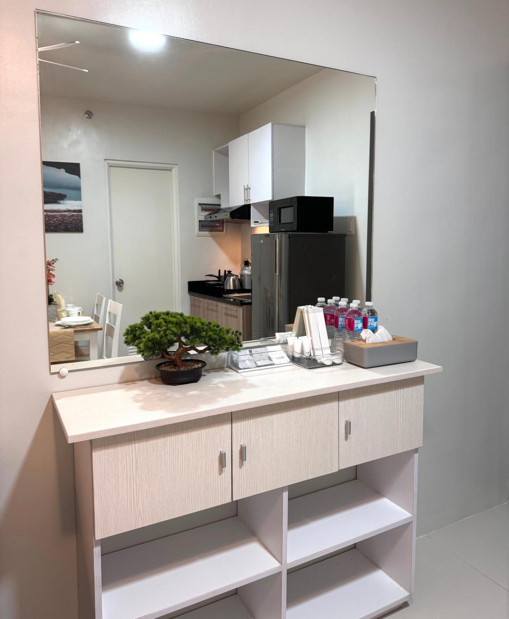 2 Bedroom And Studio Apartments With Private Pool And Gym In Vista Manors Verdant Puerto Princesa Luaran gambar