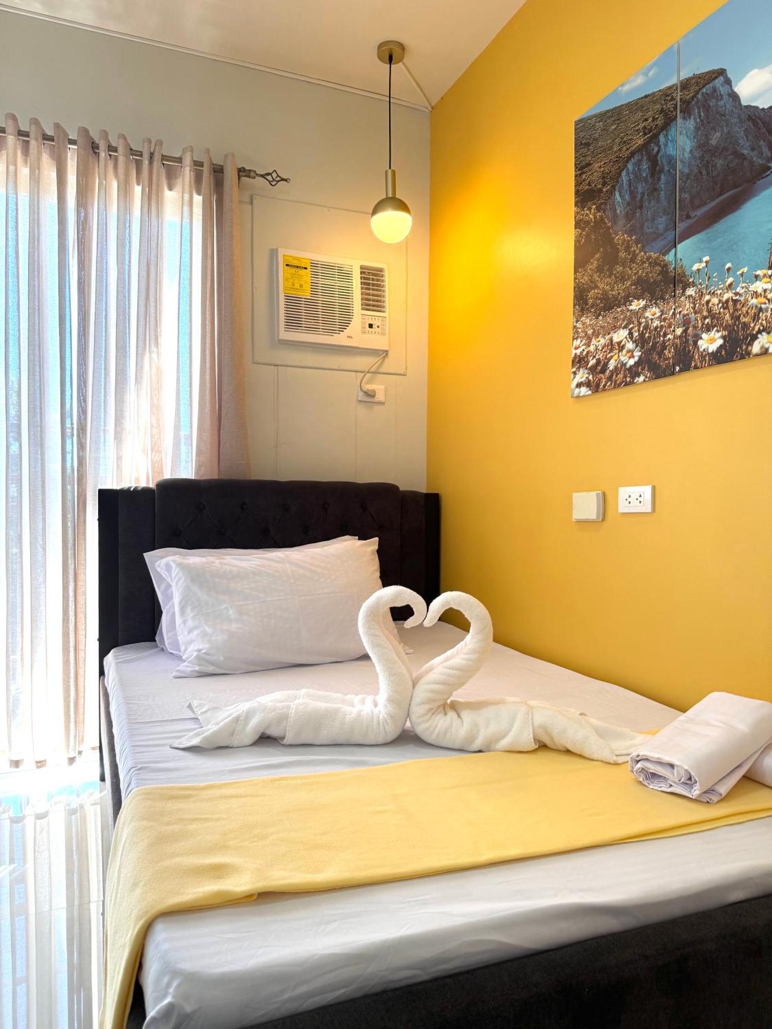 2 Bedroom And Studio Apartments With Private Pool And Gym In Vista Manors Verdant Puerto Princesa Luaran gambar
