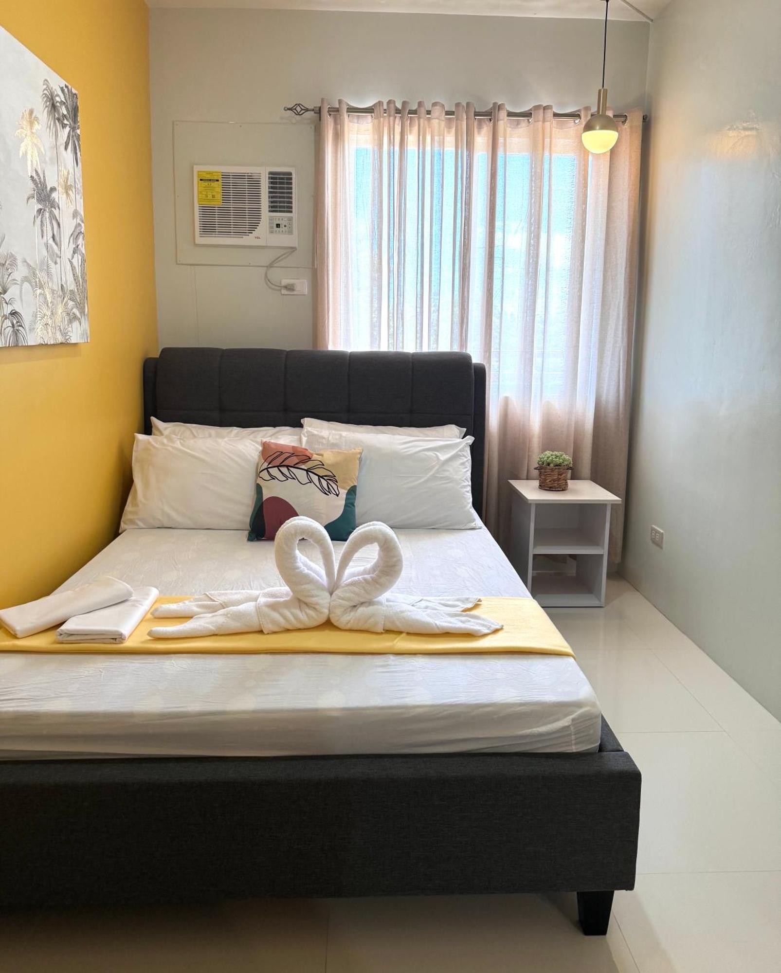 2 Bedroom And Studio Apartments With Private Pool And Gym In Vista Manors Verdant Puerto Princesa Luaran gambar